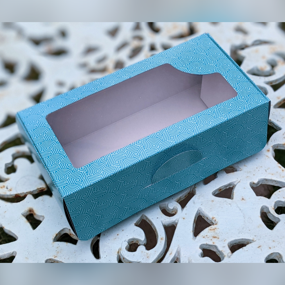 Plum Cake / Bread Box Mast Blue